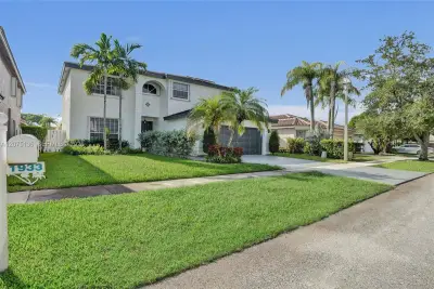 1933 SW 180th Ter, Miramar: photo 1 of 31