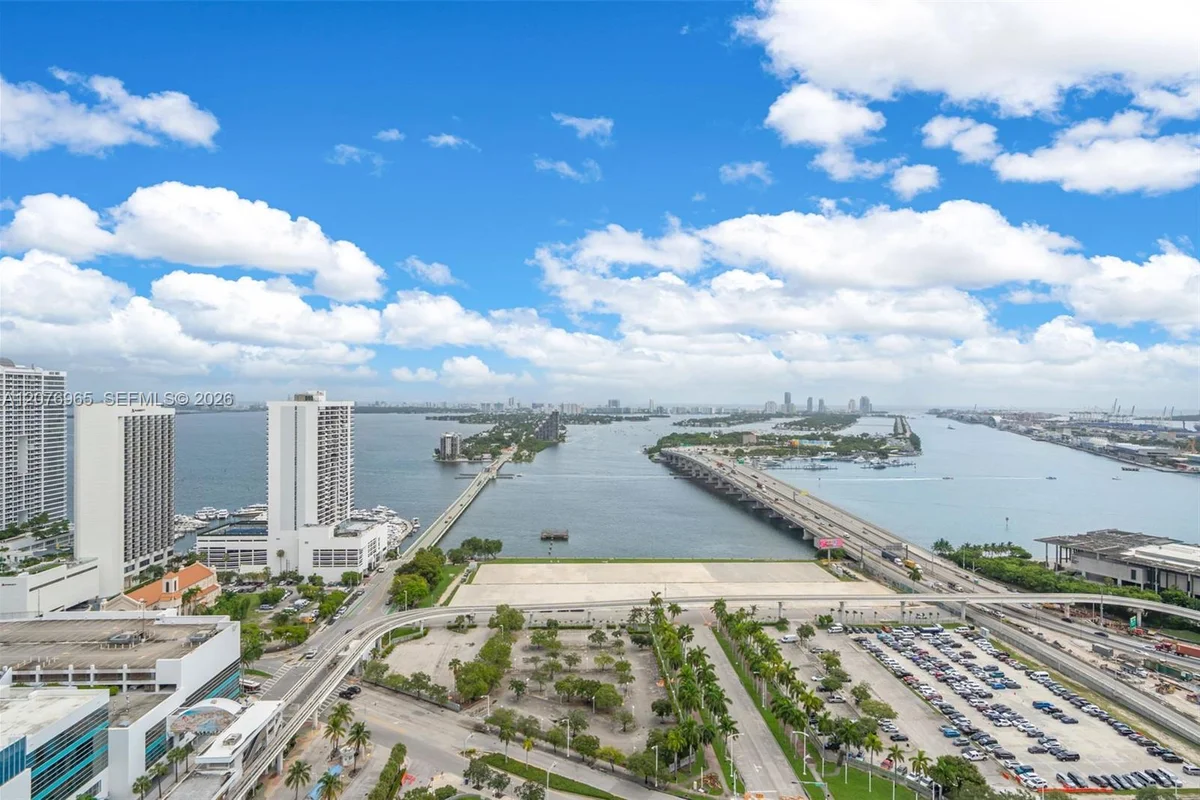 1400 Biscayne Blvd #2305, Miami: photo 1 of 58