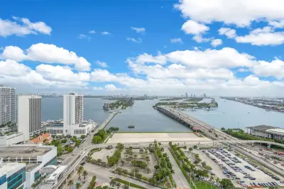 1400 Biscayne Blvd #2305, Miami: photo 1 of 58