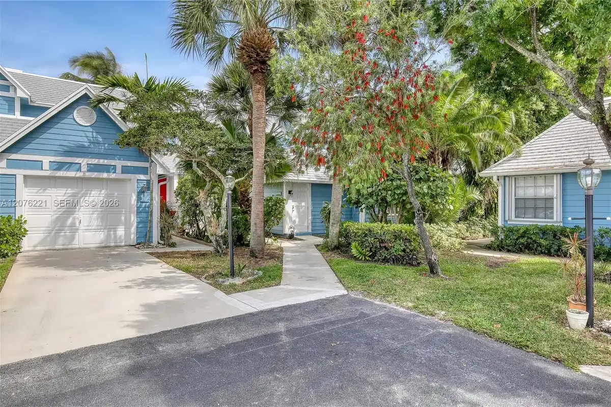 119 Ocean Dunes Cir, Jupiter: photo 1 of 15