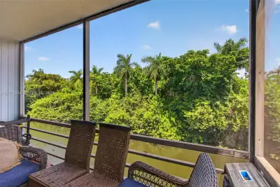 106 Royal Park Dr #3D, Oakland Park: photo 1 of 25