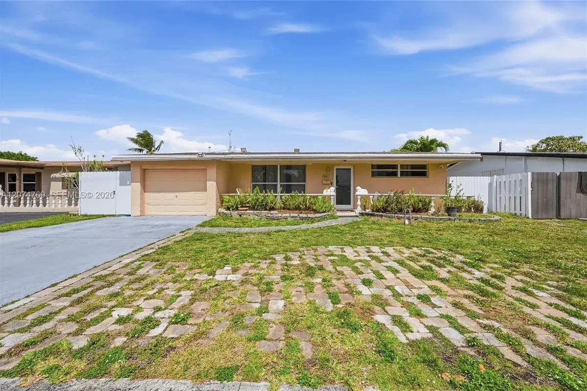8641 NW 25th Ct, Sunrise: photo 1 of 16