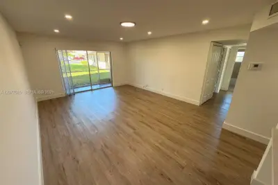 9937 Three Lakes Cir #14d, Boca Raton: photo 1 of 21