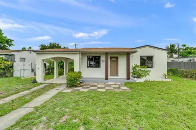 2651 Fletcher Ct, Hollywood: photo 1 of 16