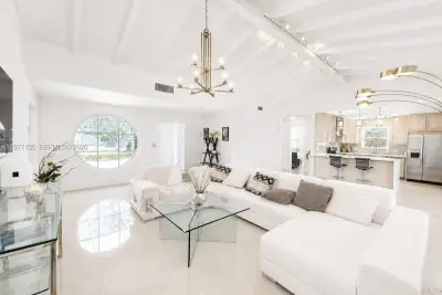 2830 NE 56th Ct, Fort Lauderdale: photo 1 of 34