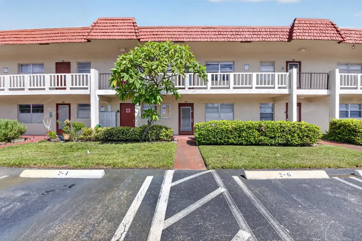 2 Abbey Ln #205, Delray Beach: photo 1 of 38