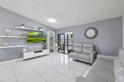827 NE 199th St #206, Miami: photo 1 of 34