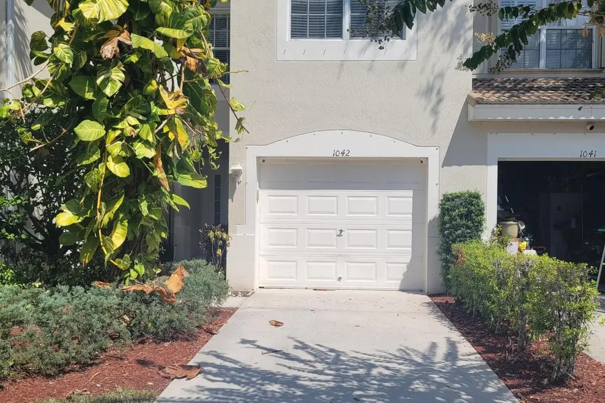 1042 Woodfield Rd, Greenacres: photo 1 of 39