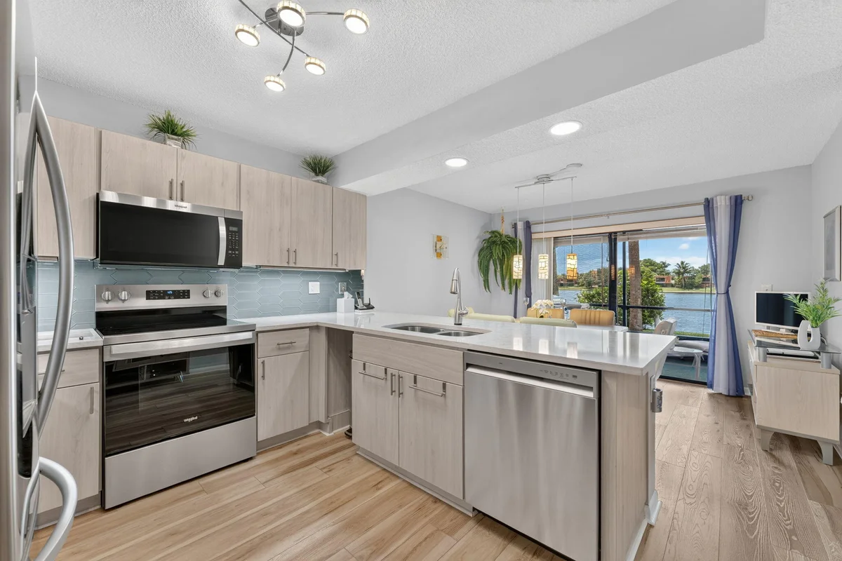 1648 Coral Ave, North Lauderdale: photo 1 of 50