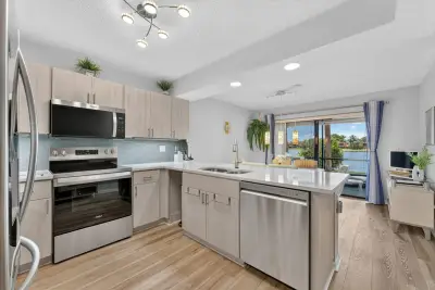 1648 Coral Ave, North Lauderdale: photo 1 of 50