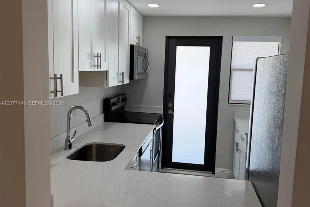801 N Ocean Blvd #702, Pompano Beach: photo 1 of 10