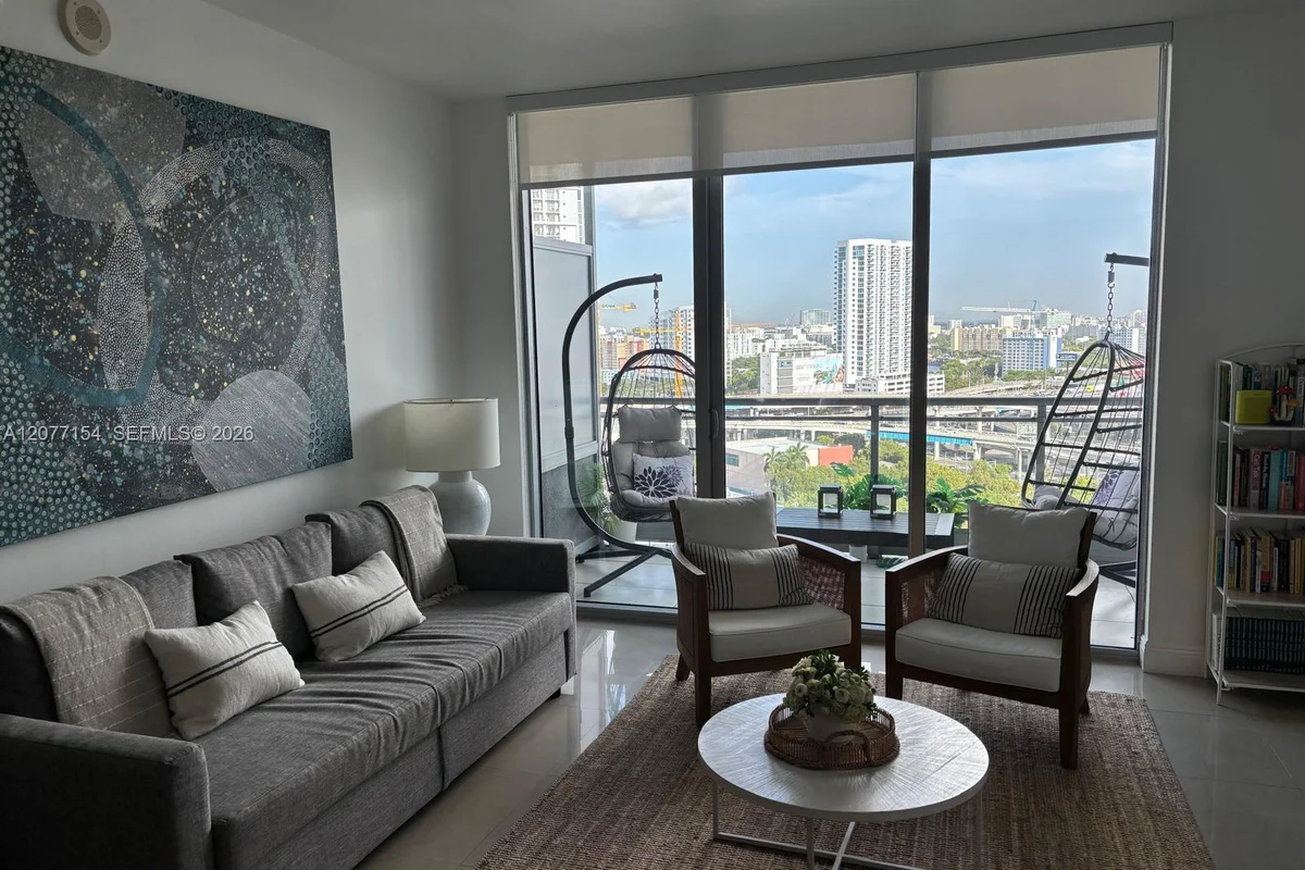90 SW 3rd St #1909, Miami: photo 1 of 13