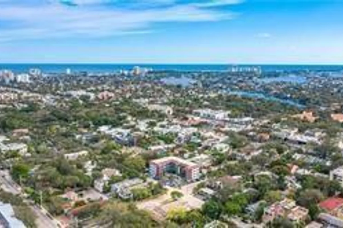 1231 SE 1st St #1, Fort Lauderdale: photo 1 of 9