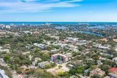 1231 SE 1st St #1, Fort Lauderdale: photo 1 of 9