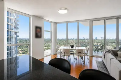 111 SE 8th Ave #1402, Fort Lauderdale: photo 1 of 33