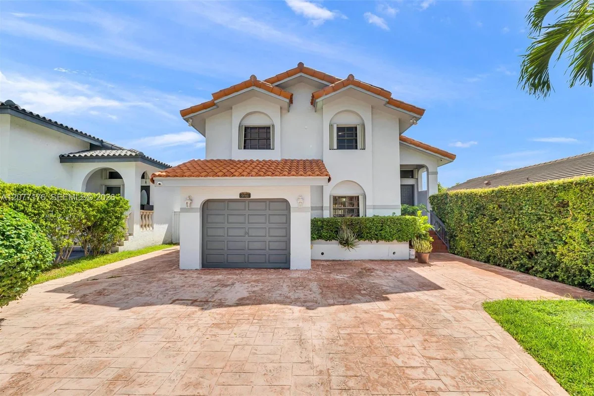 9911 SW 136th Ct, Miami: photo 1 of 58