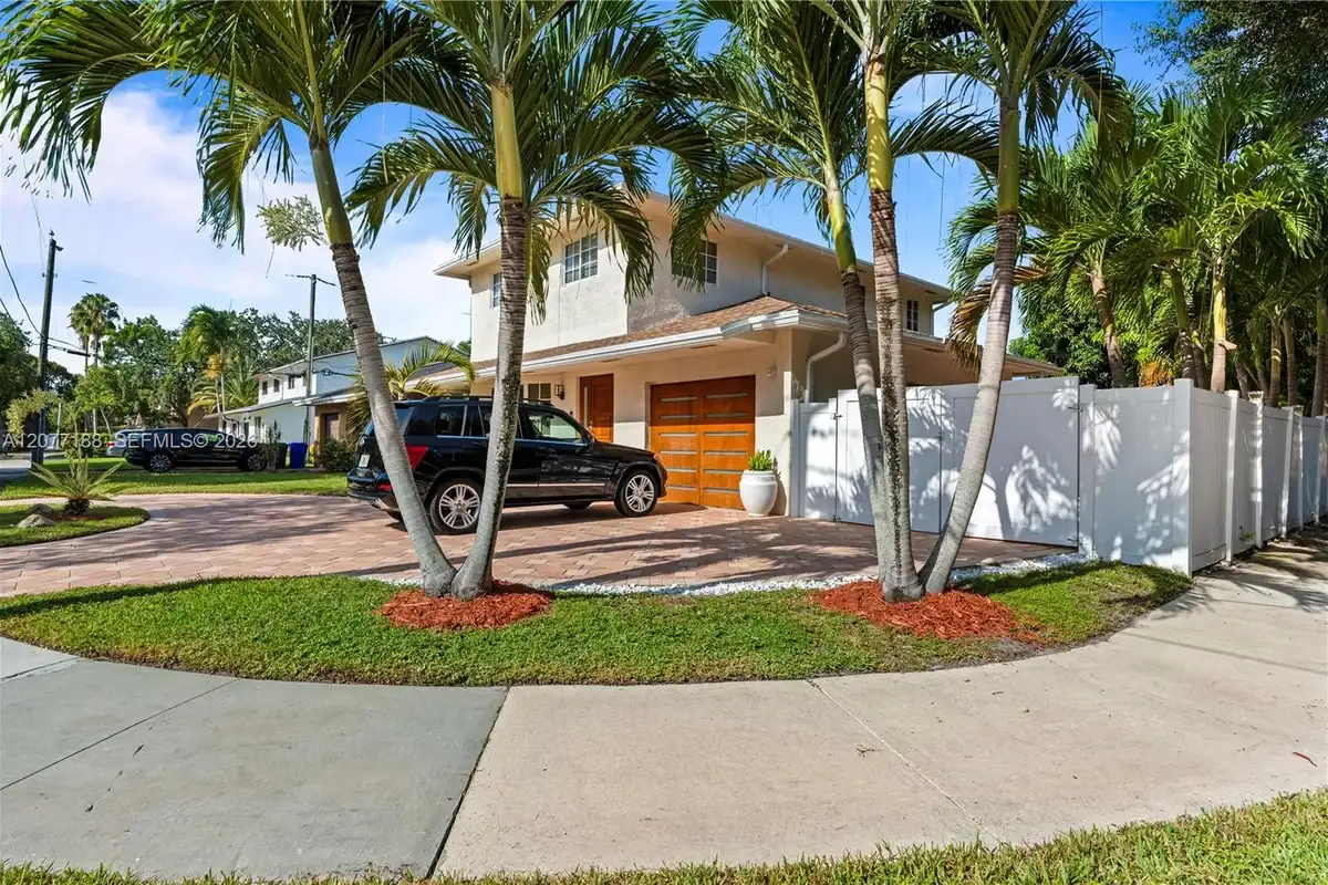 2801 N 38th Ave, Hollywood: photo 1 of 51