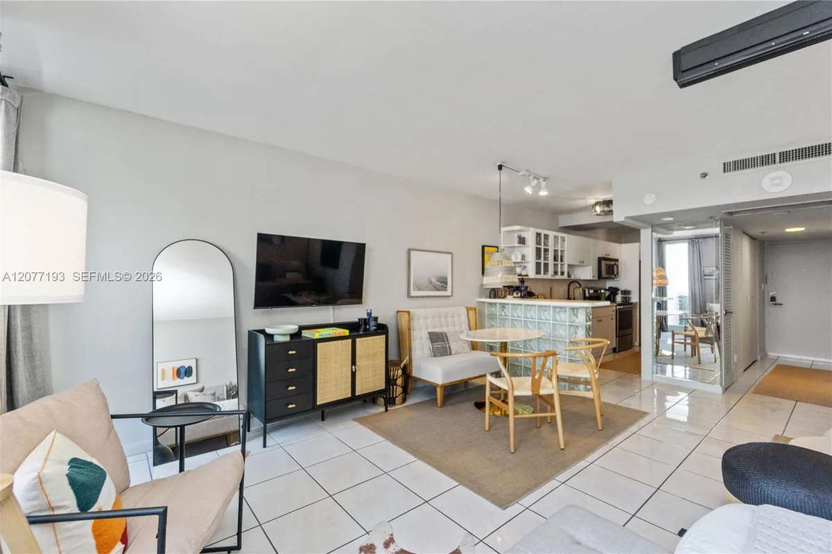 100 Lincoln Rd #1107, Miami Beach: photo 1 of 16