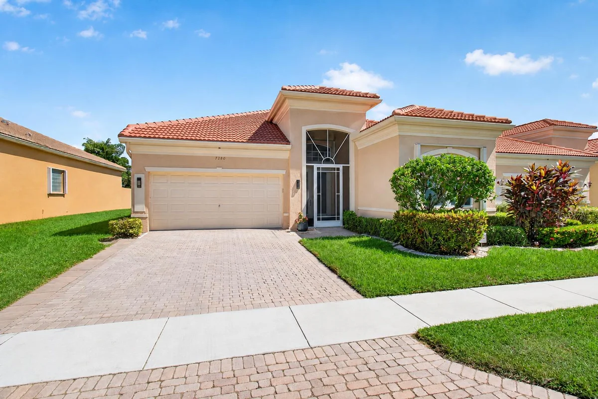 7280 Demedici Cir, Delray Beach: photo 1 of 36