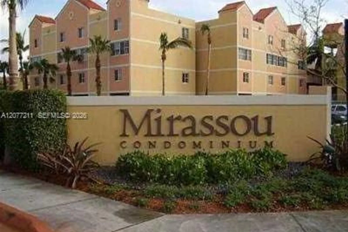 6045 NW 186th St #106, Hialeah: photo 1 of 1
