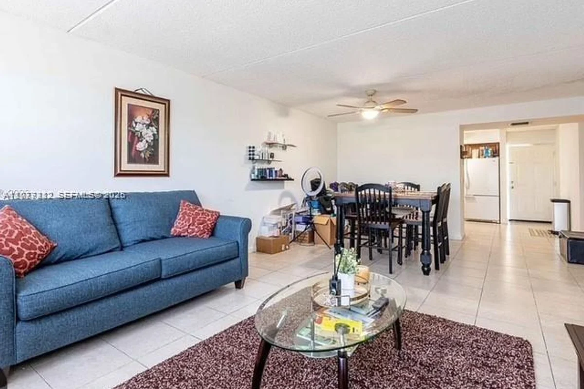 6135 NW 186th St #205, Hialeah: photo 1 of 6