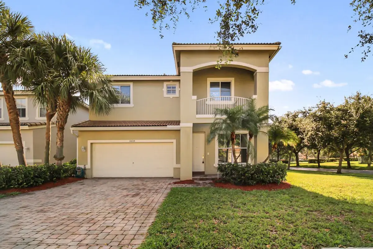 6688 Lurais Dr, Lake Worth: photo 1 of 33