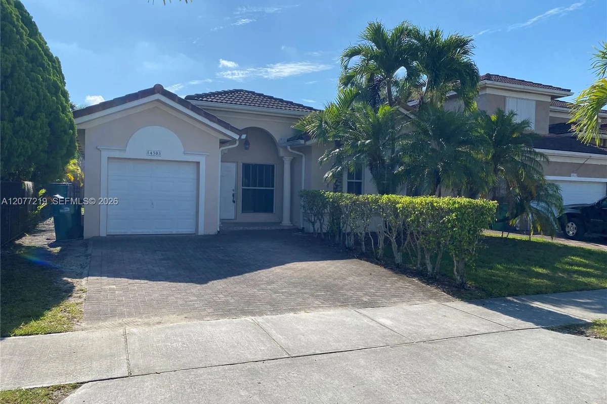 14503 SW 158th Ct, Miami: photo 1 of 9