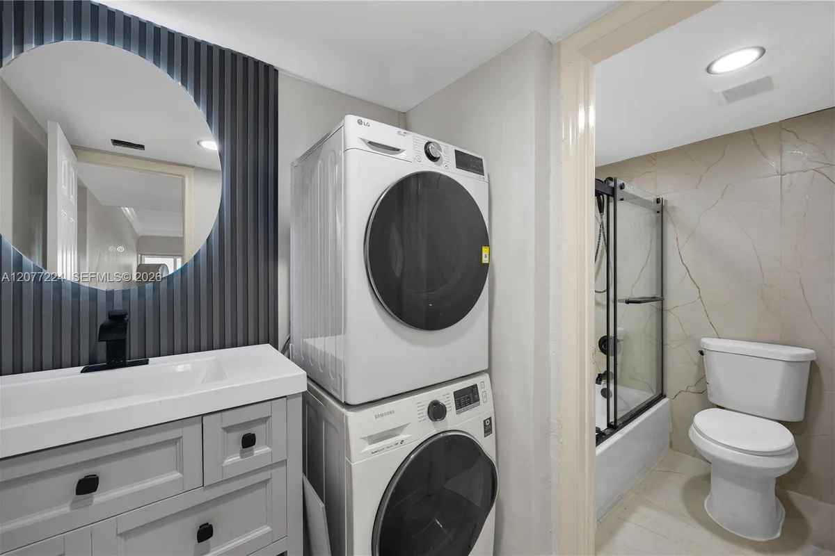 3301 Spanish Moss Ter #806, Lauderhill: photo 1 of 33