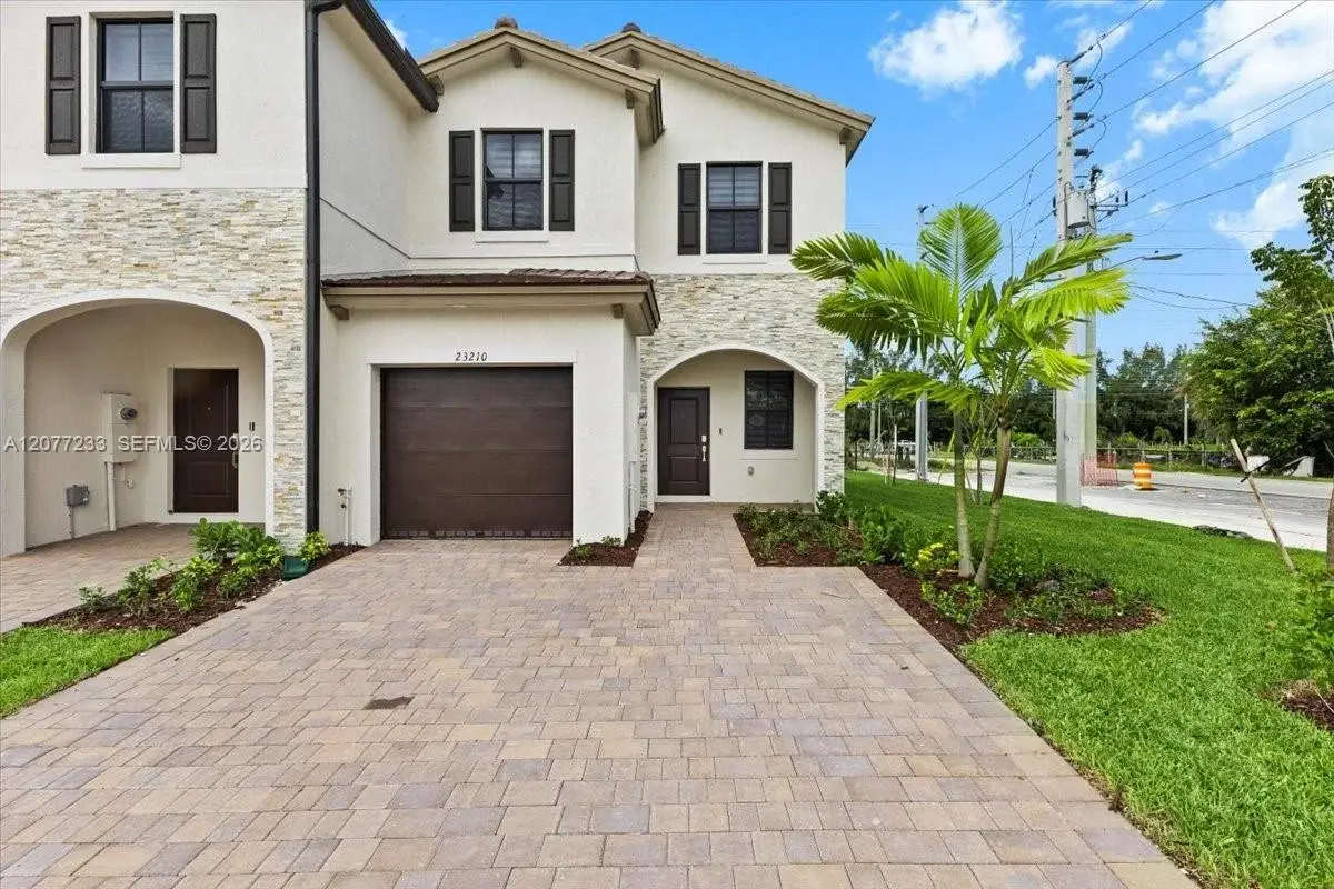 23210 SW 133rd Ct, Miami: photo 1 of 44