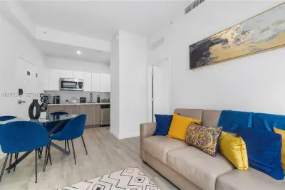 136 NW 26th St #207, Miami: photo 1 of 26