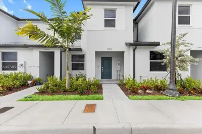 35670 SW 178 Ct, Miami: photo 1 of 34