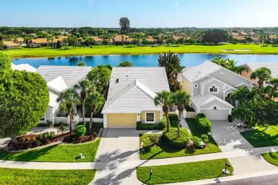 8228 Horseshoe Bay Rd, Boynton Beach: photo 1 of 30
