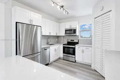 9273 Collins Ave #309, Surfside: photo 1 of 20