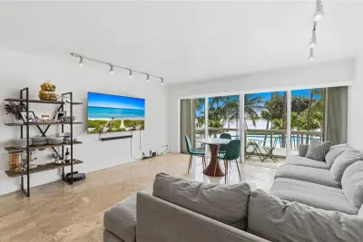 2451 Brickell Ave #2T, Miami: photo 1 of 36