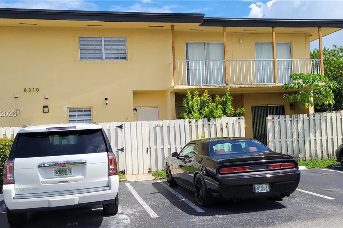 8310 SW 154th Ave #25, Miami: photo 1 of 27