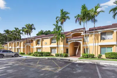 2300 NW 33rd St #904, Oakland Park: photo 1 of 30