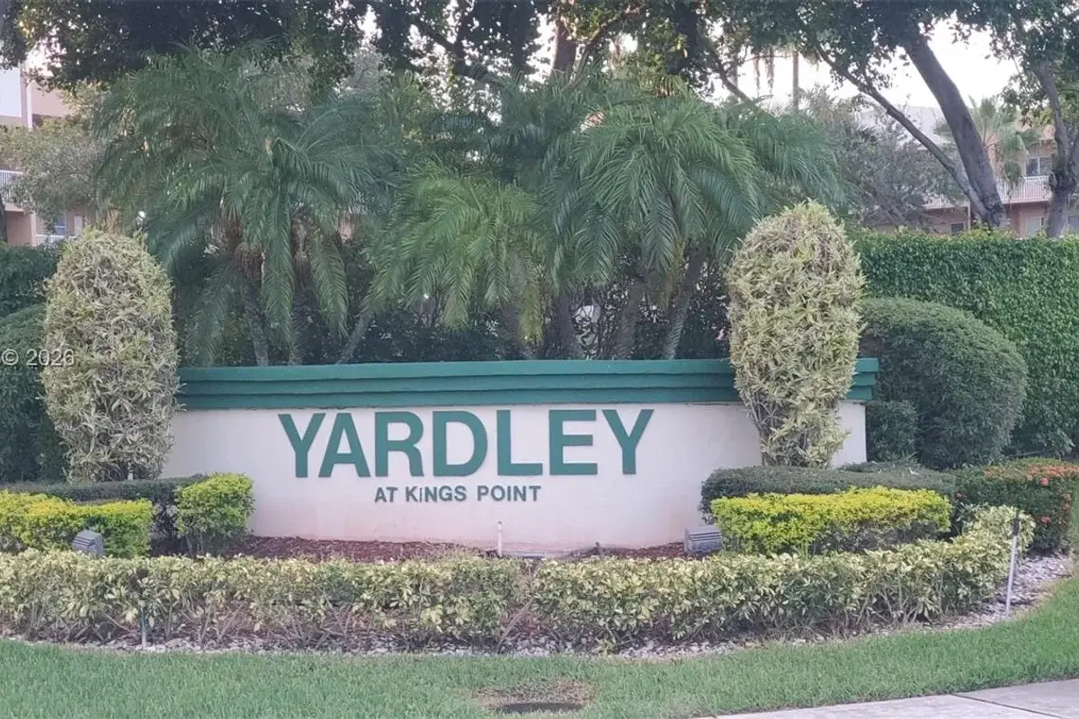 7775 Yardley Dr #211, Tamarac: photo 1 of 28