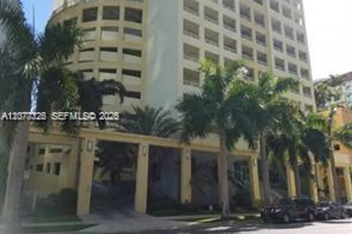 170 SE 14th St #2207, Miami: photo 1 of 36