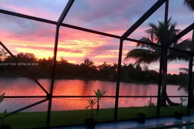 2386 SW 183rd Ter, Miramar: photo 1 of 28