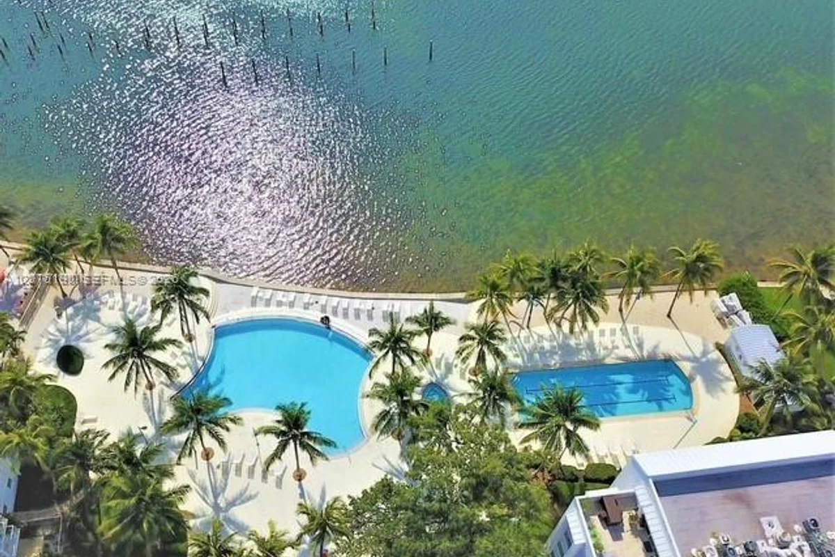 650 NE 64th St #G602, Miami: photo 1 of 42