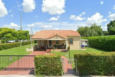 4289 NW 5th St, Miami: photo 1 of 28