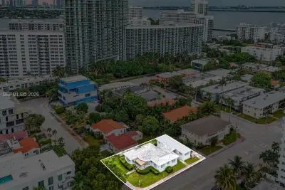 1301 Flamingo Way, Miami Beach: photo 1 of 26