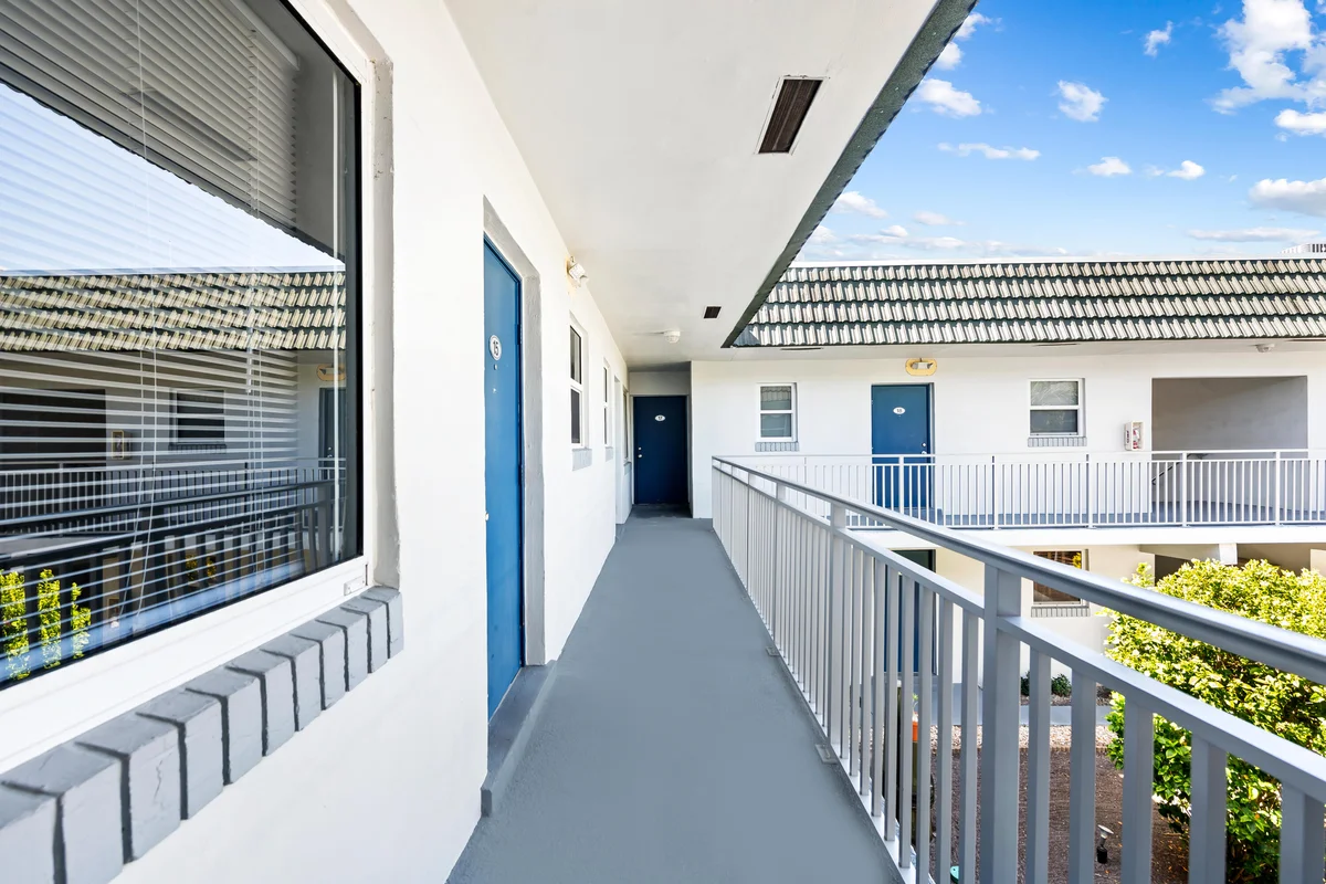 1001 SE 16th St #15, Fort Lauderdale: photo 1 of 9