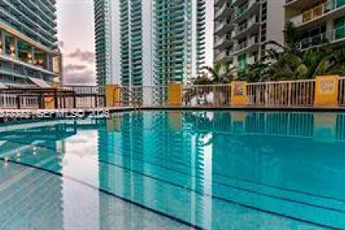 170 SE 14th St #1502, Miami: photo 1 of 20