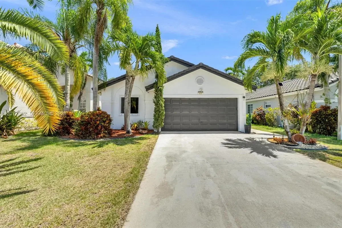 631 SW 176th Ave, Pembroke Pines: photo 1 of 53