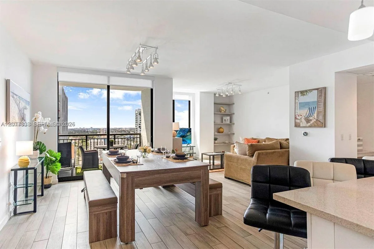 999 SW 1st Ave #1906, Miami: photo 1 of 15