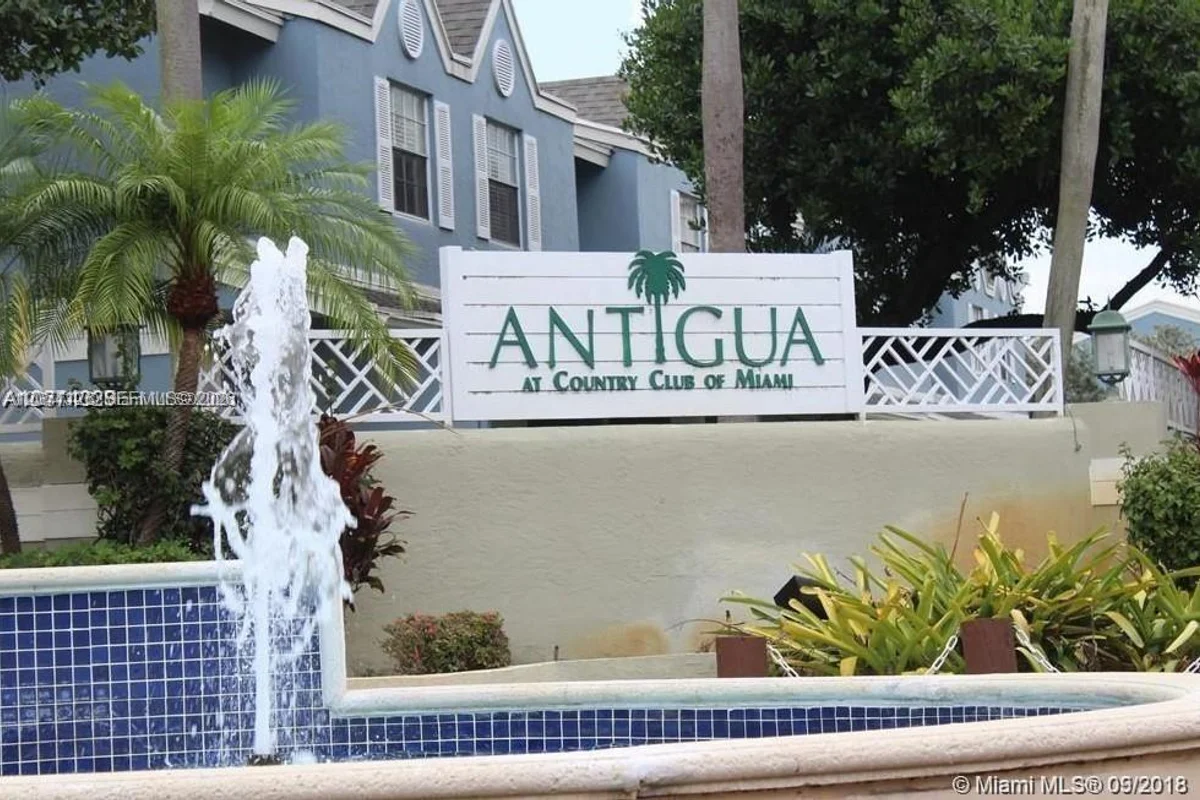 17505 NW 67th Pl #C-11, Hialeah: photo 1 of 8