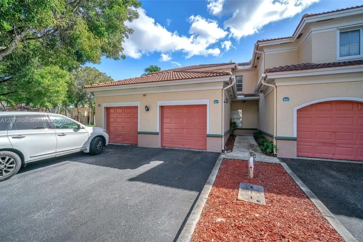 2532 Centergate Dr #201, Miramar: photo 1 of 31