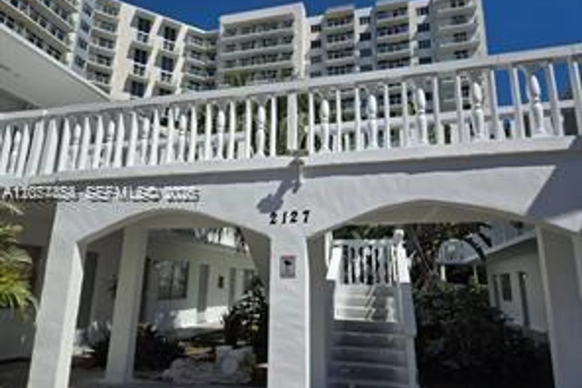 2127 Van Buren St #106, Hollywood: photo 1 of 13