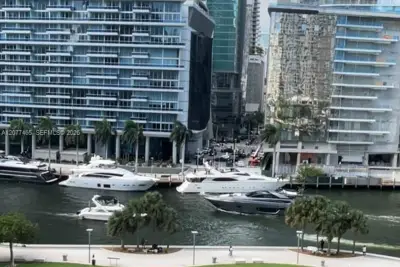 475 Brickell Ave #808, Miami: photo 1 of 10
